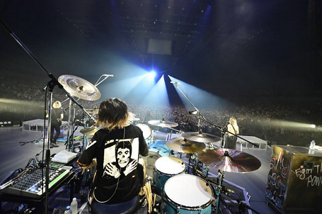 Tomoya with SAKAE Drums in Yokohama Arena 2013