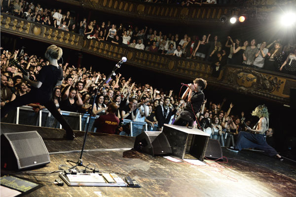 ONE OK ROCK สตาร์ทยูโรเปี้ยนทัวร์คอนเสิร์ต ท่ามกลางแฟนเพลงฝรั่งเศสเต็มความจุ!