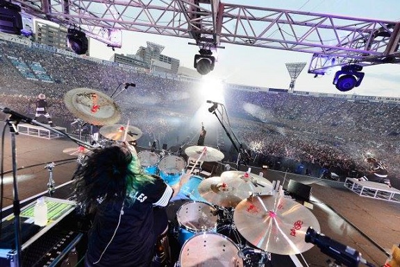 ONE OK ROCK ทุ่มพลังเสิร์ฟความมันส์สาวก 60,000 เต็มอิ่ม ‘Mighty Long Fall at Yokohama Stadium’ 2 วันติด!