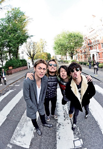 Official Photo 04 - ONE OK ROCK